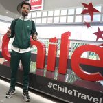 SÍ FICHARÁ POR COLO COLO: En medio de un gran recibimiento, Vozinha llegó a Chile