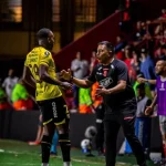 Johnny Quiñónez salió en defensa de César Farías: “Si tienen pruebas, que las presenten”