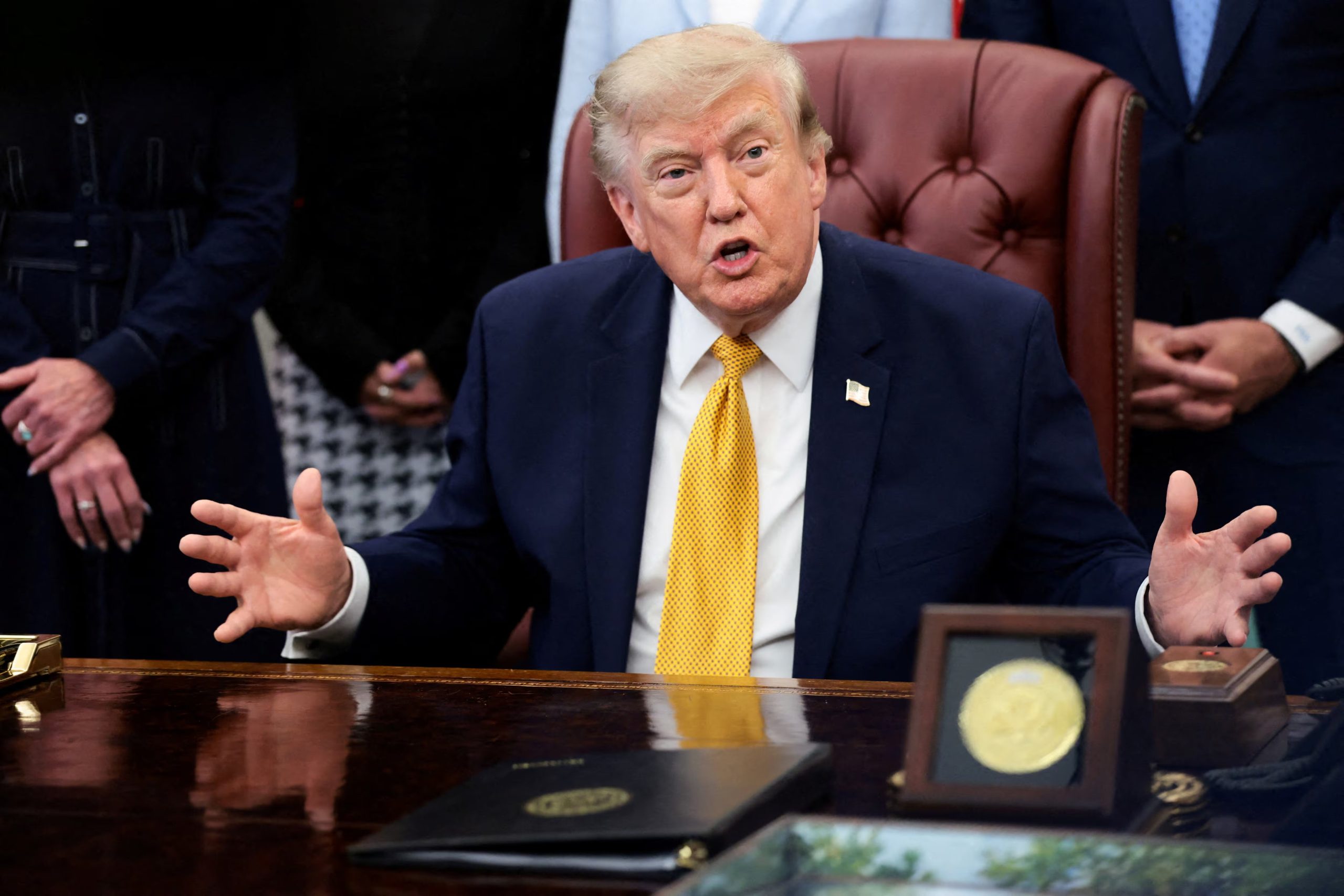 Durante un acto en el Despacho Oval, Trump afirmó: “Están en marcha ahora mismo”, en respuesta a una consulta sobre el estado de las negociaciones (REUTERS)