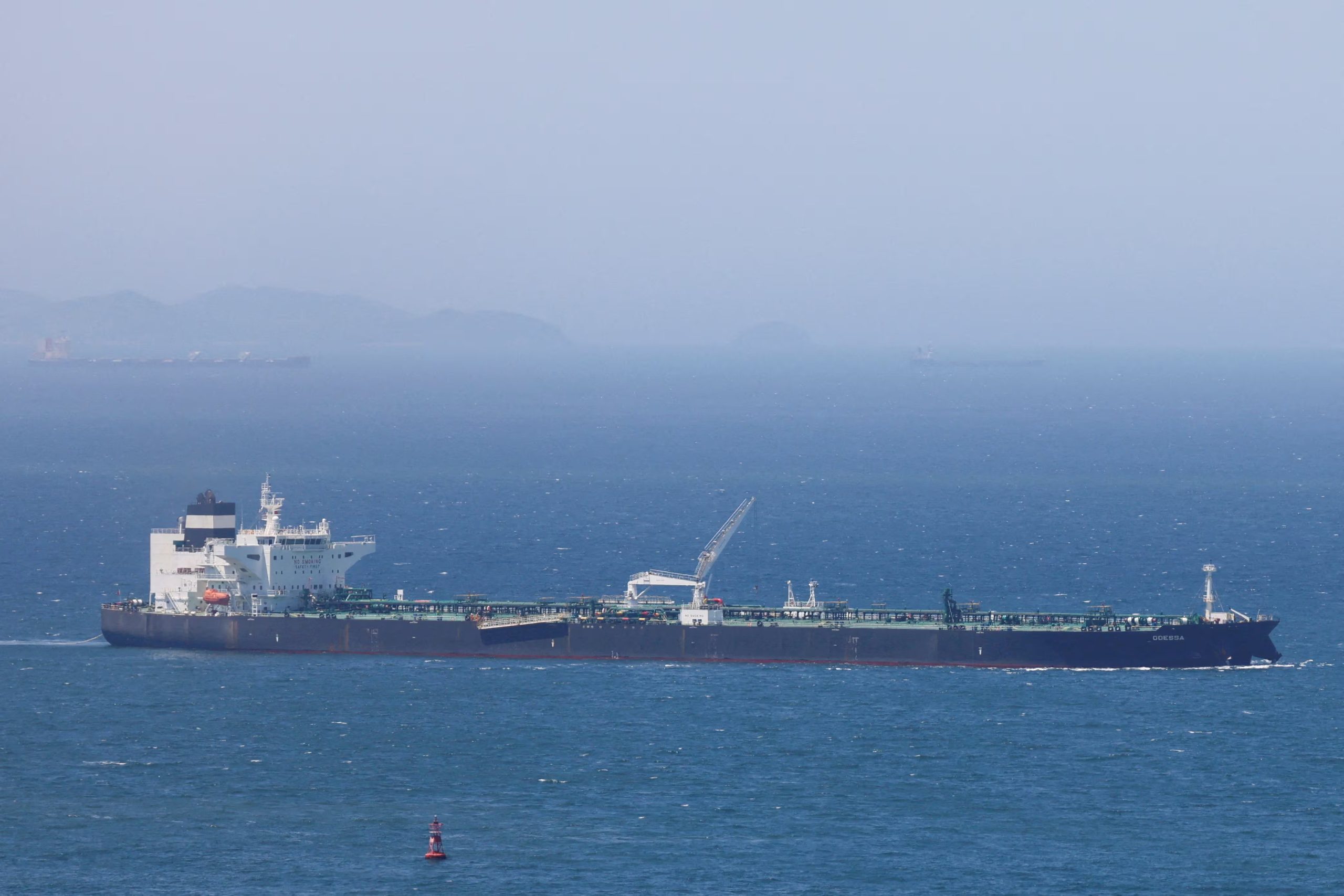Imagen de un petrolero utilizado para el transporte de crudo desde Medio Oriente hacia los mercados asiáticos (REUTERS/Kim Soo-hyeon/Archivo)