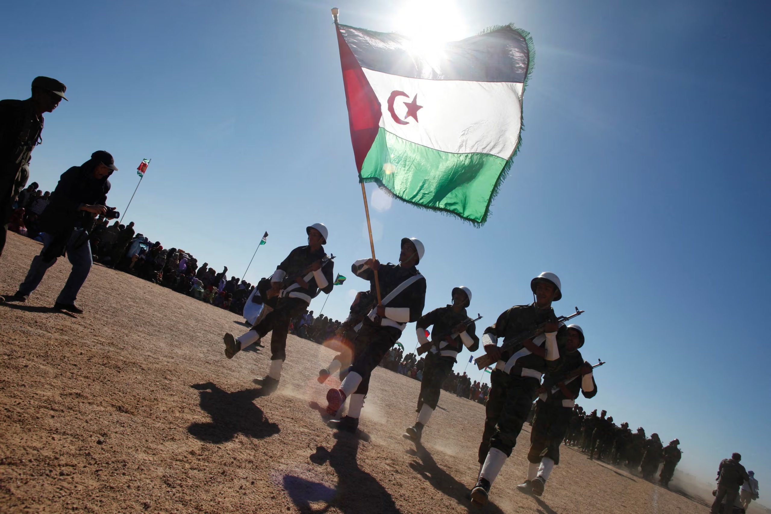 Soldados del Polisario en una exhibición.