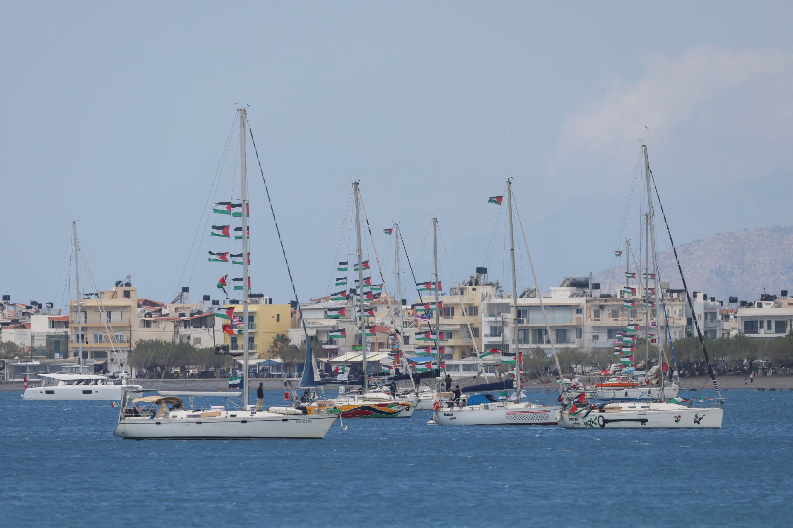 La investigación turca sobre la Global Sumud Flotilla apunta a la interceptación de embarcaciones en aguas internacionales y a la detención de activistas que llevaban ayuda a Gaza. (REUTERS/Stefanos Rapanis)