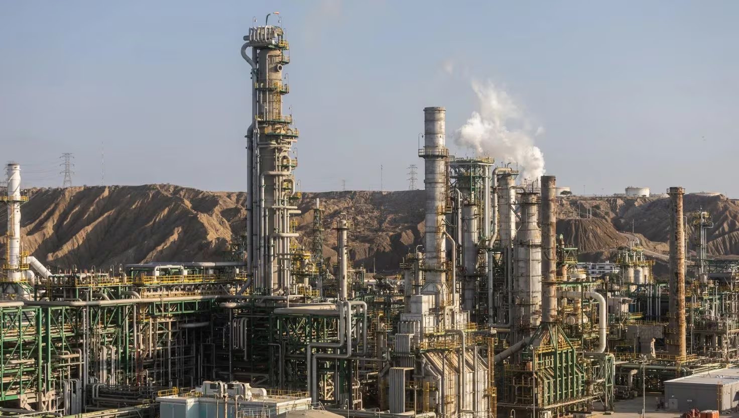 La Refinería Talara de Petroperú está paralizada desde el 28 de julio por falta de liquidez y no puede comprar crudo ni pagar proveedores.