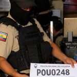 Policía allana vivienda de Colón Pico en Quito y encuentra pasaportes y placas provisionales