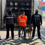Policía decomisa más de 53 kilogramos de droga en un contenedor en Guayaquil