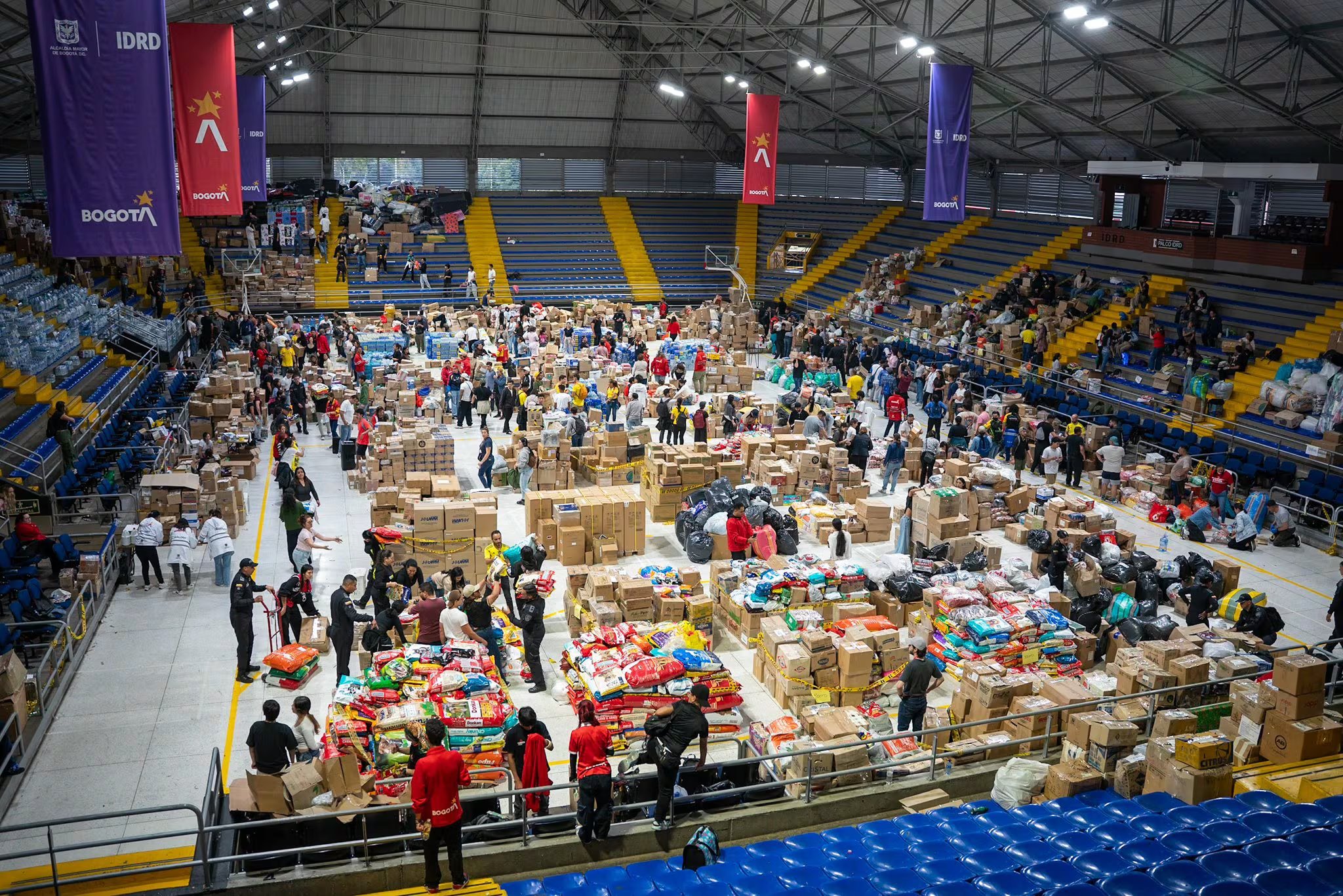 Parte de las donaciones recolectadas en Bogotá ya fueron trasladadas a los territorios afectados por el terremoto. - crédito @CarlosFGalan/X