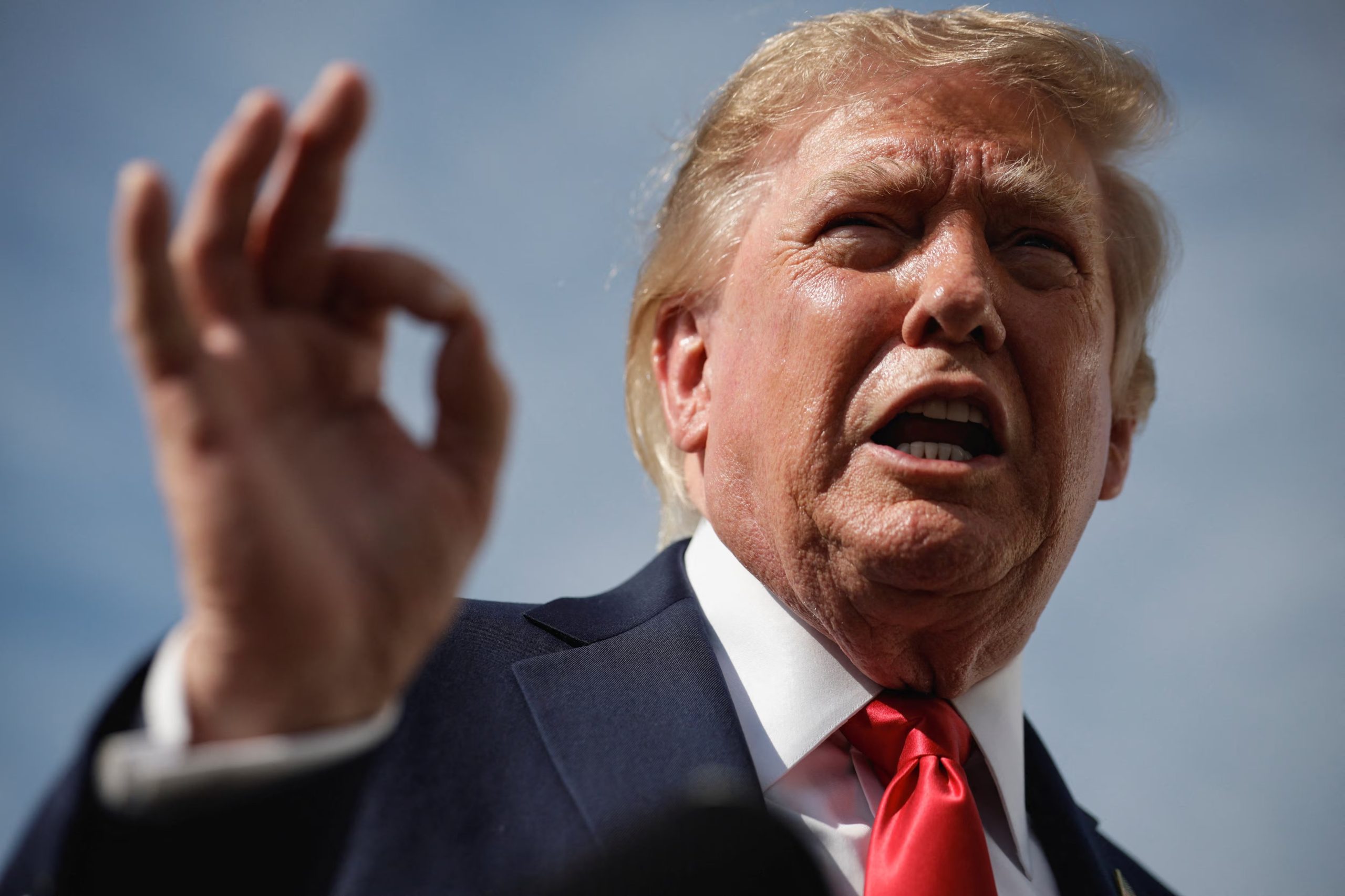 Trump dijo que Irán busca negociar, pero afirmó que sus dirigentes no aceptan las condiciones que Washington considera necesarias. (REUTERS/Evan Vucci)