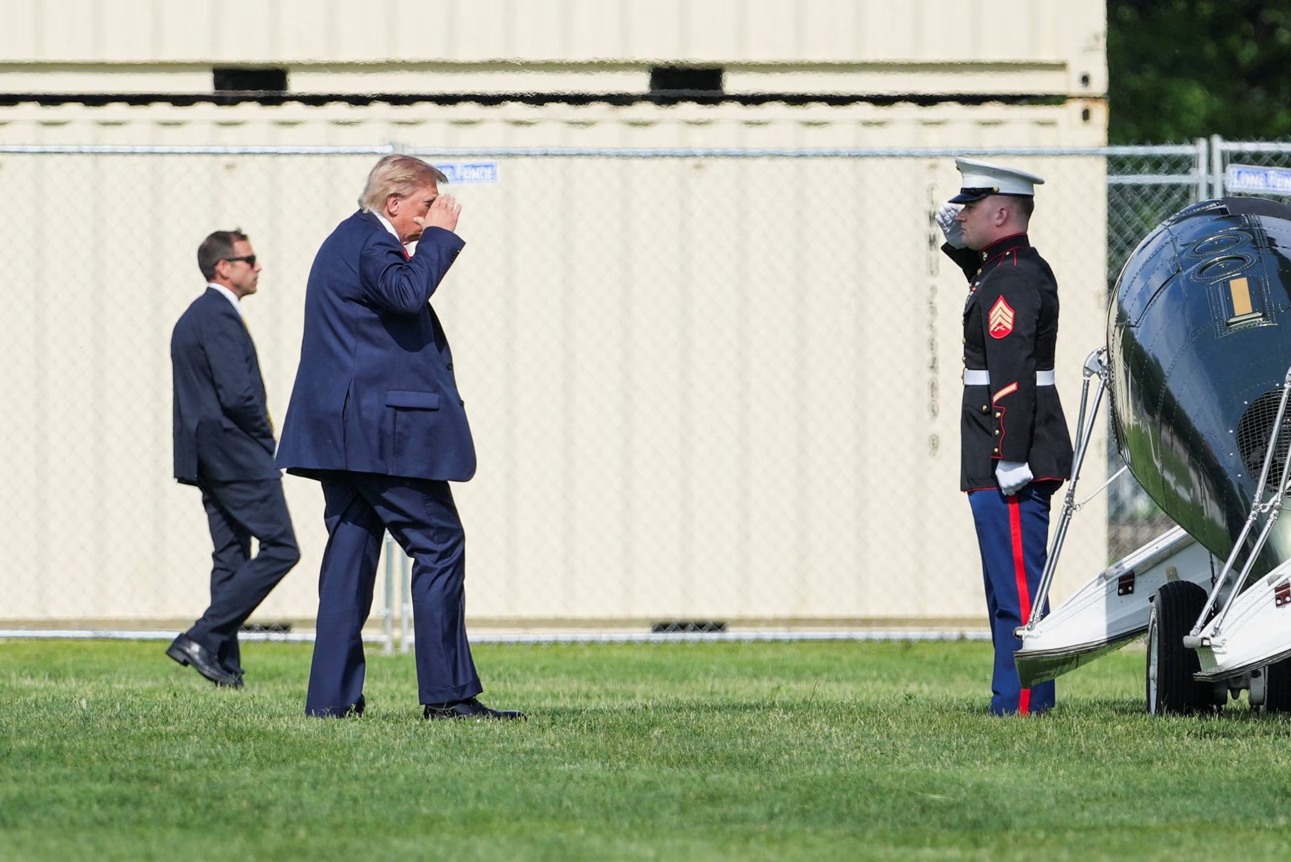 Trump afirmó que espera un acuerdo comercial con Canadá y señaló que Estados Unidos ya comenzó a trabajar con México. (REUTERS/Nathan Howard)