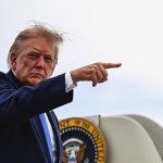 Trump exige a petroleras bajar precios y reconocer éxito en Venezuela