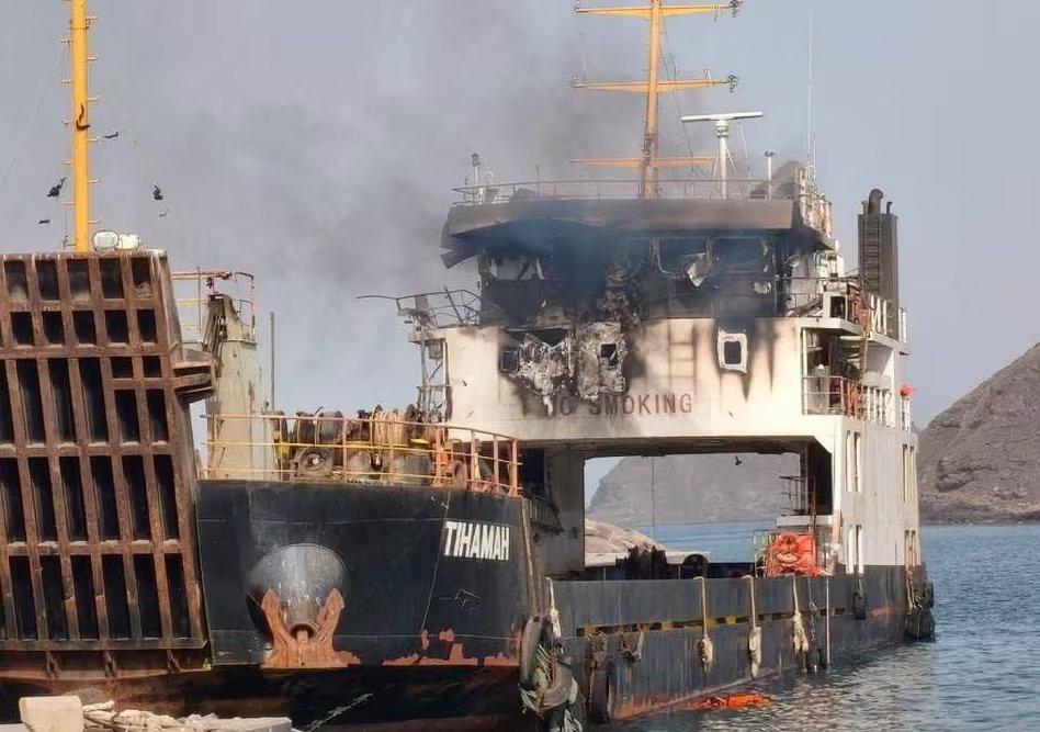 Daños en el buque de carga Tihamah cerca de Murad, Yemen, 10 de agosto de 2026 (REUTERS)