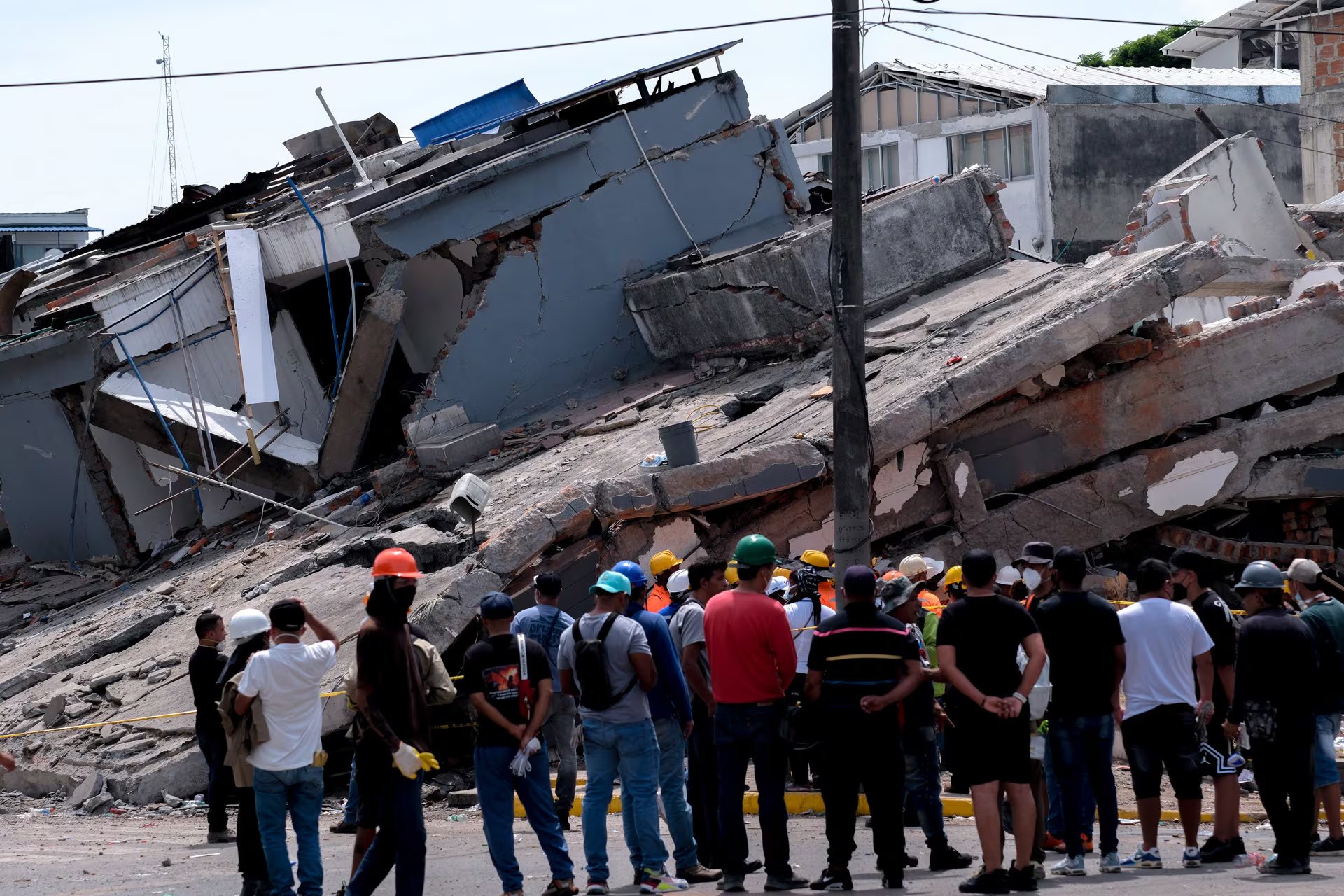 La reconstrucción por el terremoto abarcará Risaralda, Valle, Caldas, Chocó y otros departamentos, para un total de 14 territorios afectados - crédito Martin Steven Ängel/Europa Press
