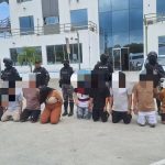 Policía aprehende a 12 personas con armas y municiones en allanamientos en Santa Ana, Manabí