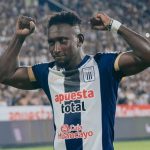 ¿VUELVE A MÉXICO? – Eryc Castillo podría irse al Santos Laguna, según prensa peruana