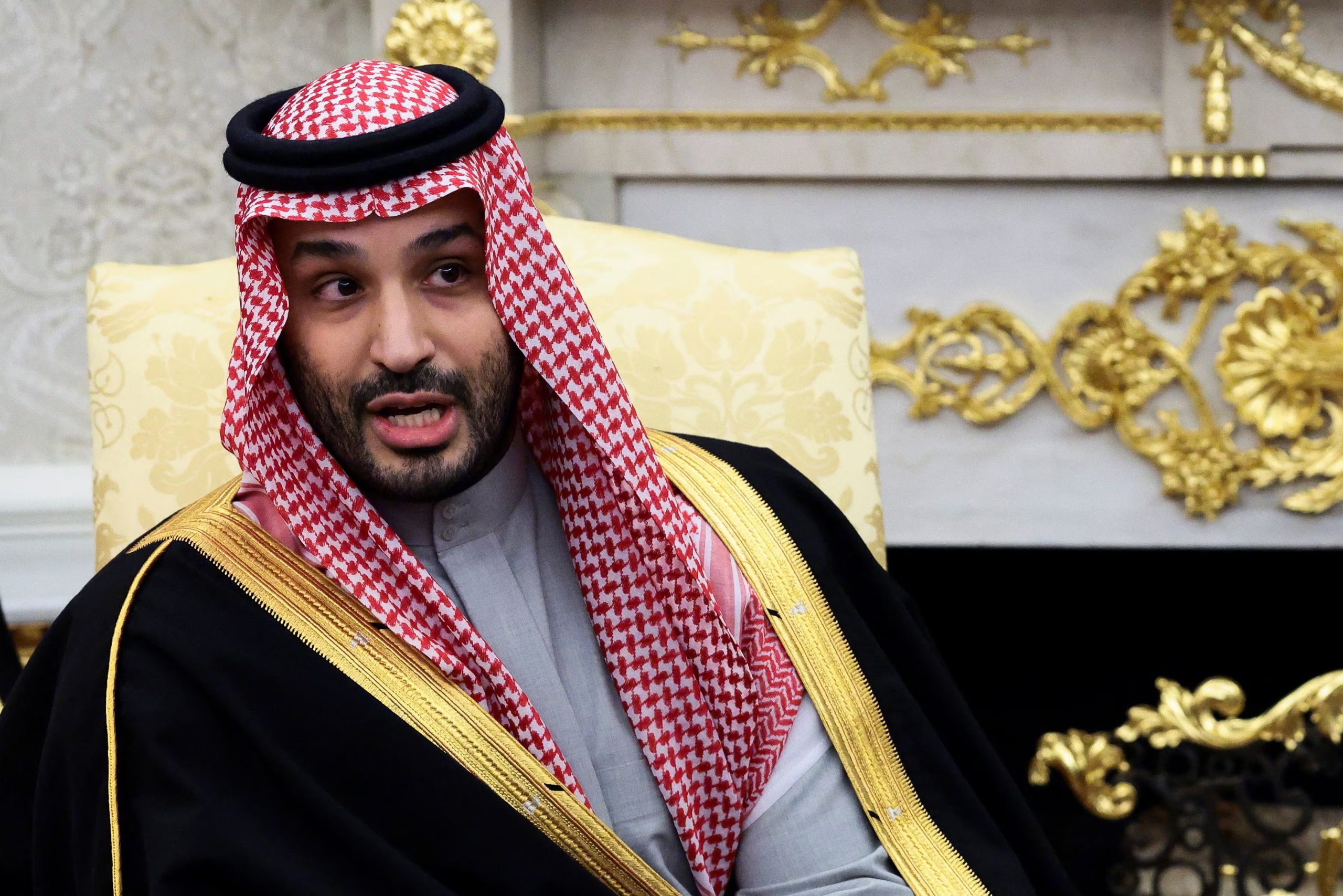 El príncipe heredero saudita Mohammed bin Salman tiene previsto reunirse este martes con el presidente de Egipto, Abdel Fattah al-Sisi (REUTERS)
