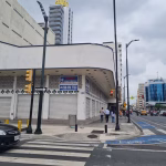 Locales cerrados, clausurados y terrenos vacíos ganan espacio en las avenidas Machala y Quito: comerciantes reportan una caída de ventas de más del 50 %