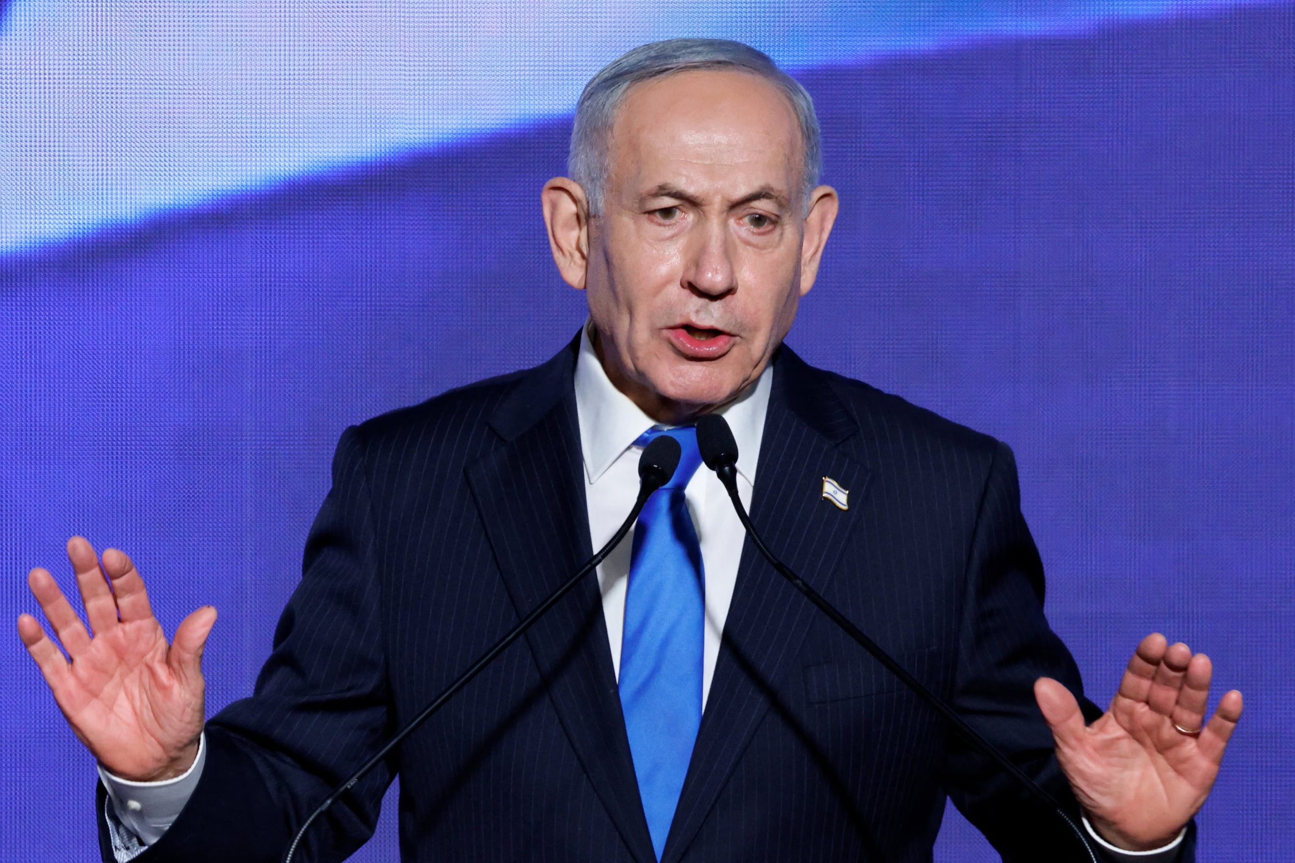 Netanyahu también podría referirse al caso del embajador israelí en Washington, Yechiel Leiter, cuyo hijo, un soldado, resultó gravemente herido en un presunto ataque palestino con un vehículo en la Cisjordania ocupada (REUTERS)