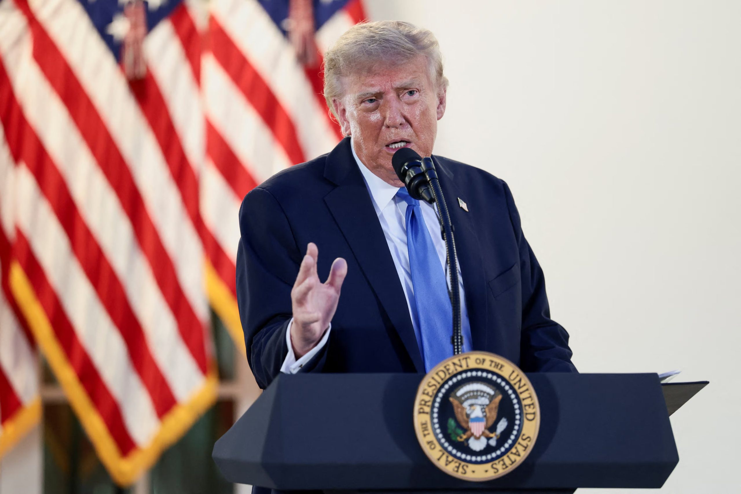 Trump afirmó que Irán no tendrá un arma nuclear y sostuvo que Estados Unidos podría atacar Pickaxe muy pronto. (REUTERS/Evelyn Hockstein)