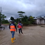 Dos ríos se desbordaron por las lluvias en Guayas y Esmeraldas