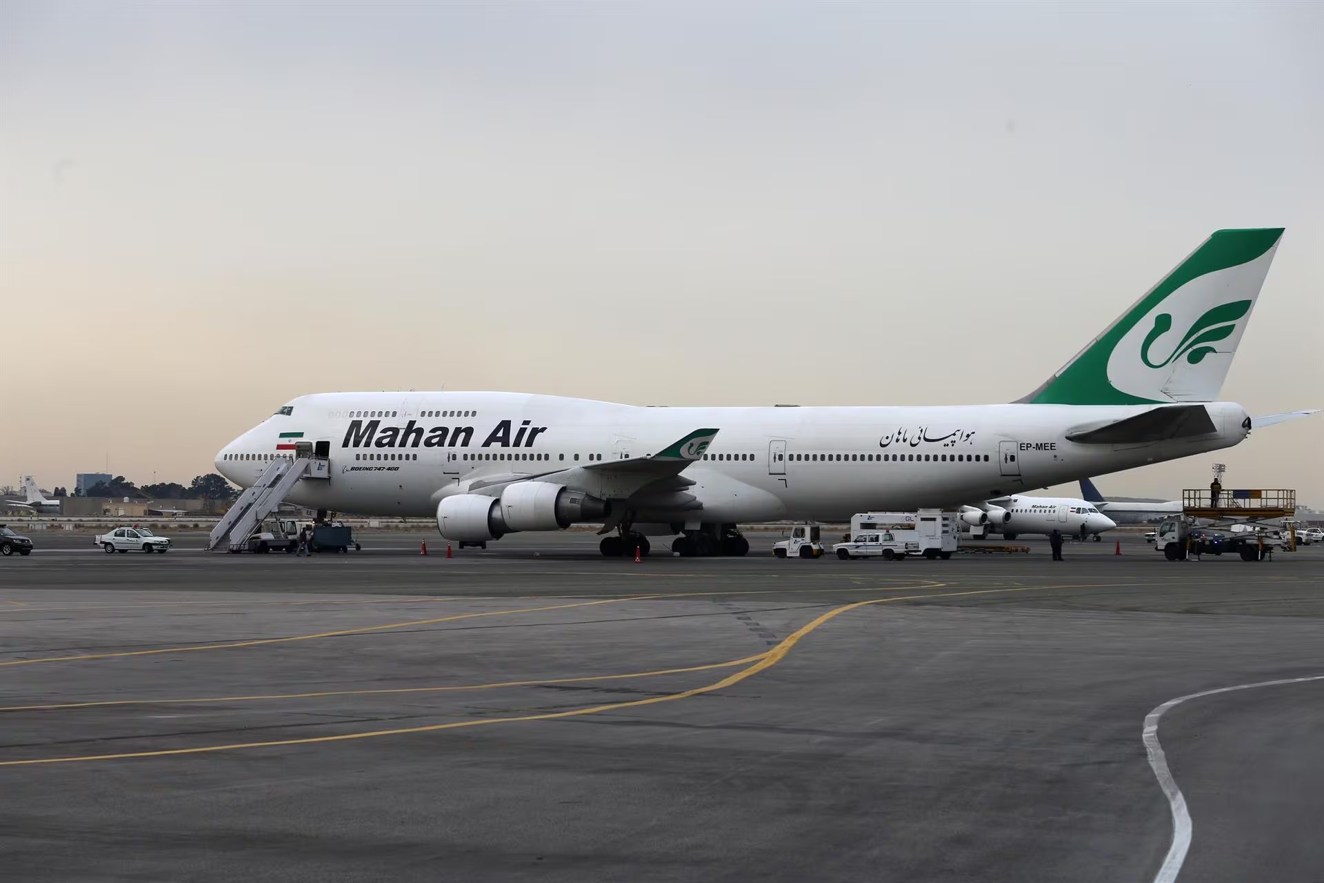 Estados Unidos sancionó a cuatro empresas por prestar servicios a la aerolínea iraní Mahan Air
