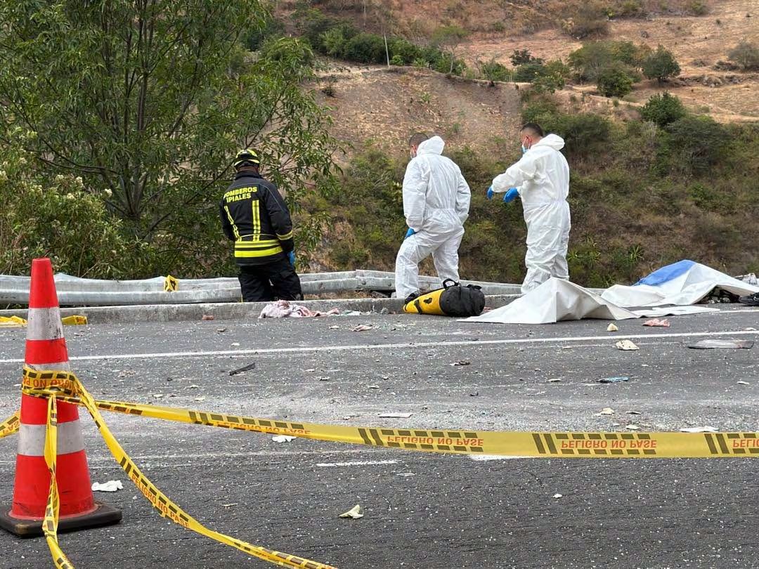 Entre las víctimas del accidente en Nariño, las autoridades reportaron que dos menores habrían muerto - crédito Bomberos Ipiales