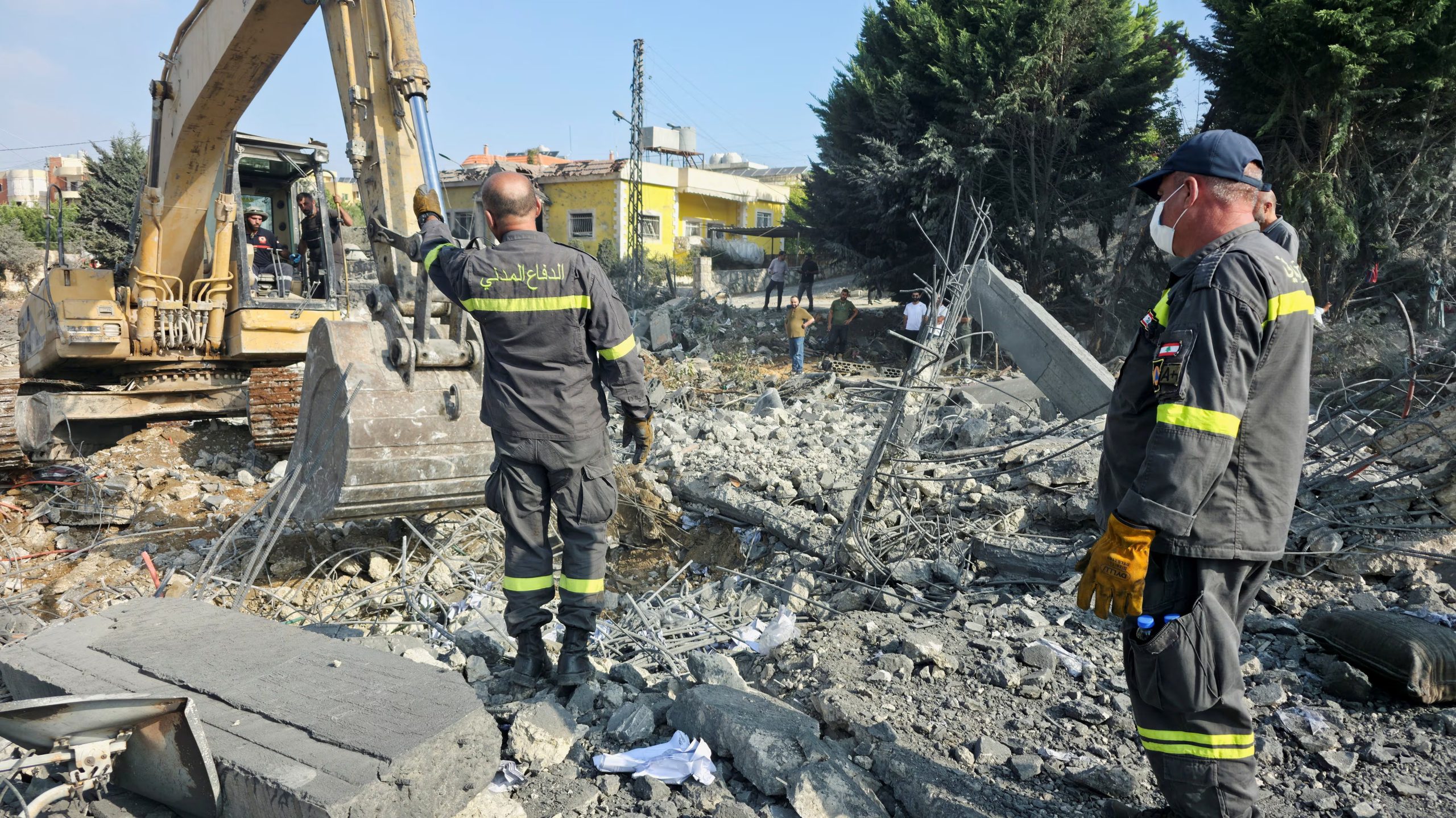Los bombardeos israelíes en Kfar Reman dejaron al menos 12 muertos y ocho heridos pese al alto el fuego en el sur de Líbano. (REUTERS/Stringer)