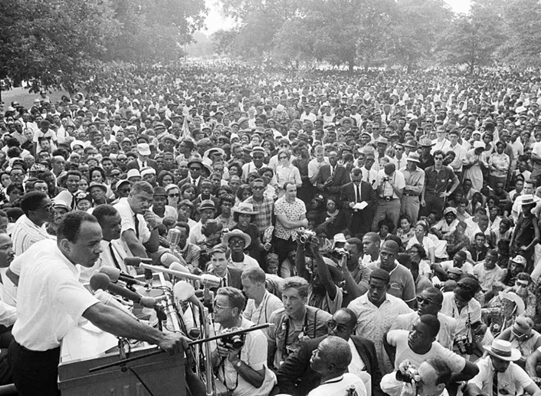 James Meredith continuó su vida como activista por los derechos civiles. Habló ante una multitud frente al Capitolio en Jackson, Misisipi, el 26 de junio de 1966