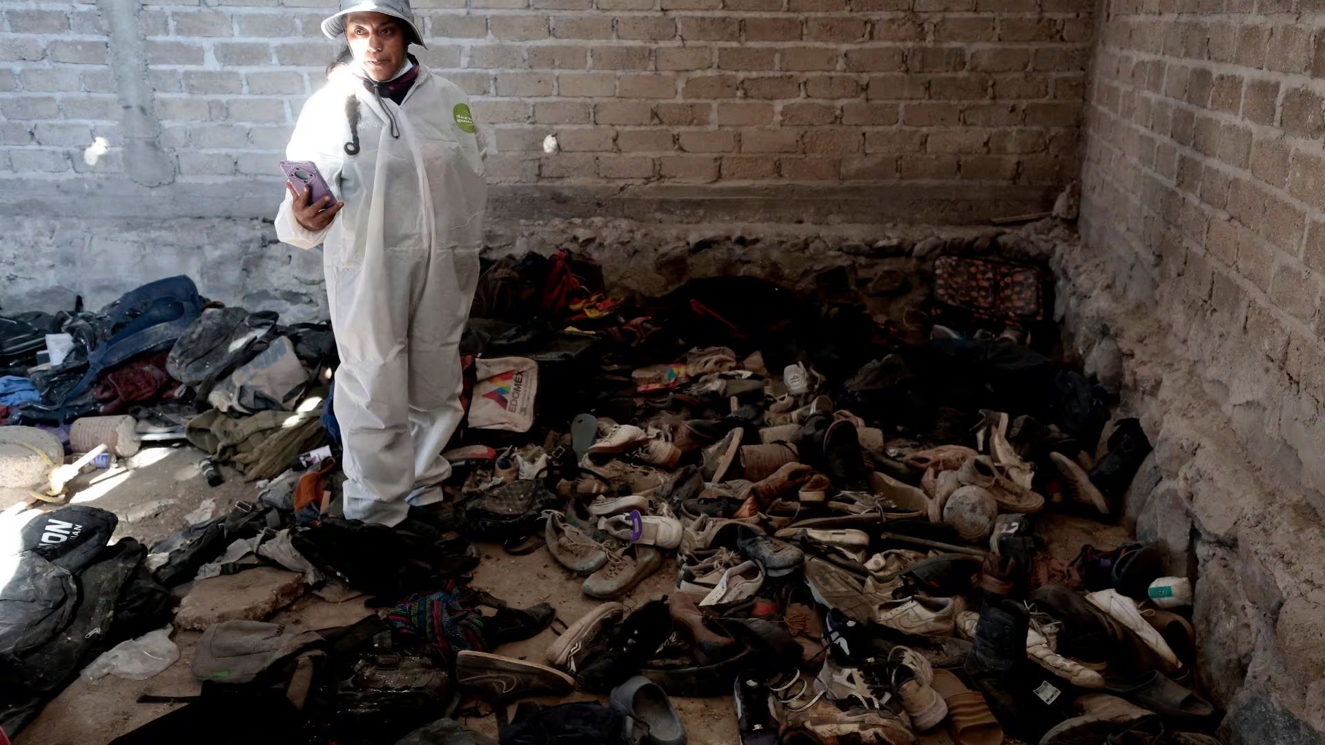 El centro de exterminio hallado en Jalisco exhibe un modelo criminal estructurado que, según expertos, replica el funcionamiento de una maquila industrial. (ULISES RUIZ / AFP)