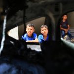 Colonos israelíes atacan aldea palestina y frustran regreso de familia a su hogar