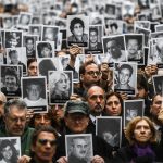 Ocho altos cargos de Irán y Hezbolá procesados por atentado a la AMIA en 1994