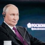 Putin admite daños petroleros por ataques ucranianos y critica a Occidente