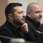 Ataque ruso contra sede de televisión en Kiev deja cinco heridos, denuncia Zelenski