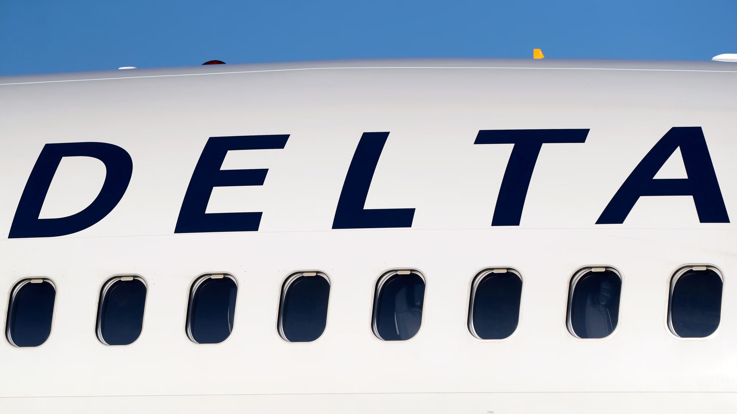 Delta Air Lines dispuso otra aeronave para que los pasajeros del vuelo 2311 continuaran su viaje hacia Salt Lake City. (AP Foto/David Zalubowski, archivo)