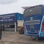Bus urbano fue retenido tras irrespetar un semáforo en el norte de Guayaquil