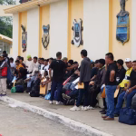 Un cupo para servir y una oportunidad laboral: las historias detrás del acuartelamiento en Guayaquil