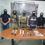 Armas, drogas y celulares se incautaron en operativos militares dentro de tres cárceles del país