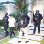 Tropas estadounidenses y Policía Nacional ejecutan allanamientos en Samborondón y desarticulan presunta red vinculada al CJNG