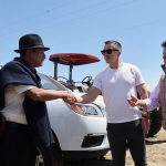 Presidente Noboa entregó tractores y camionetas para fortalecer la producción agropecuaria en 11 provincias