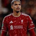 LO QUIEREN MÁS TIEMPO EN ANFIELD: Liverpool analiza ejecutar la opción de compra por Ronald Araujo