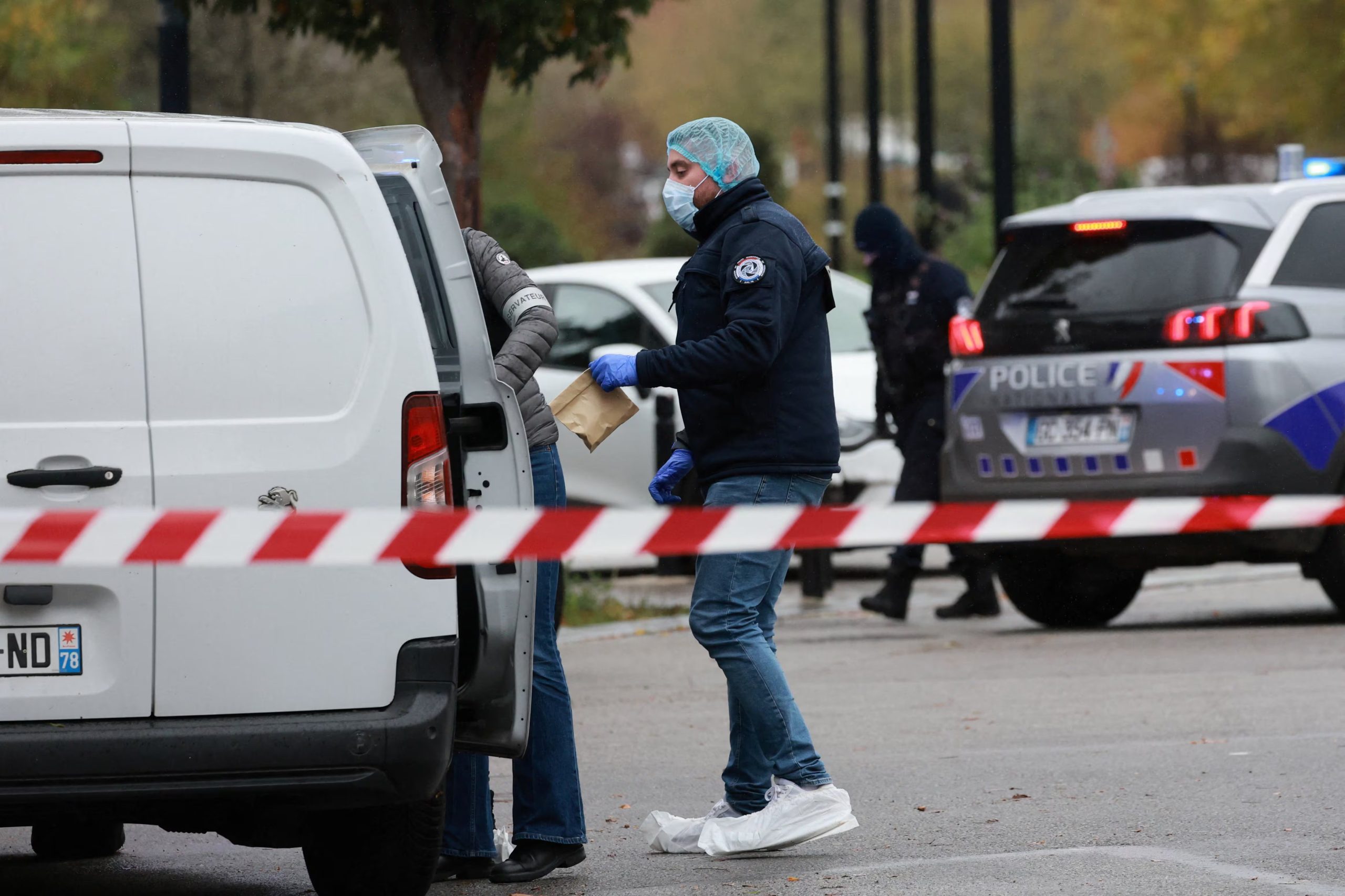 Un hombre de 39 años abrió fuego desde un vehículo en movimiento contra transeúntes en las localidades de Trappes y La Verrière, al suroeste de París (REUTERS/Stephanie Lecocq)