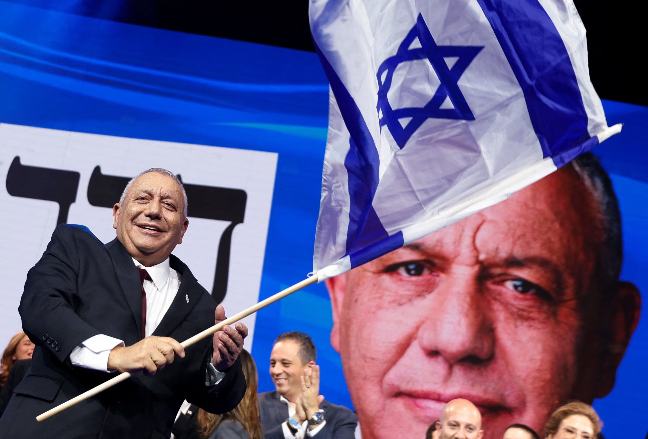 Gadi Eisenkot evalúa la opción de articular un gobierno minoritario con respaldo externo de las fuerzas árabes. (REUTERS/Shir Torem)