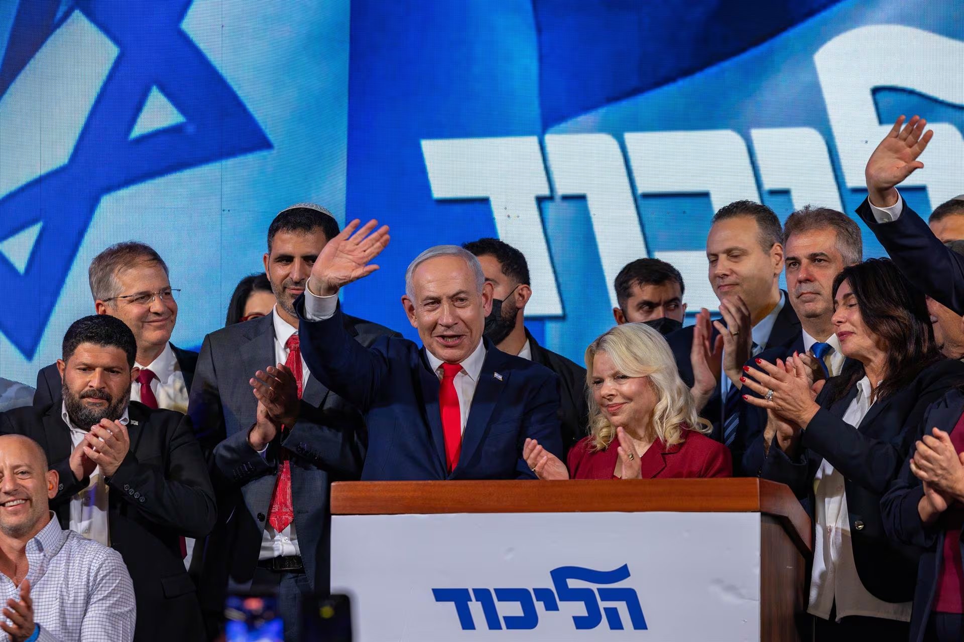 Benjamin Netanyahu mantendrá sus funciones al frente del gobierno de transición hasta la investidura de un sucesor.