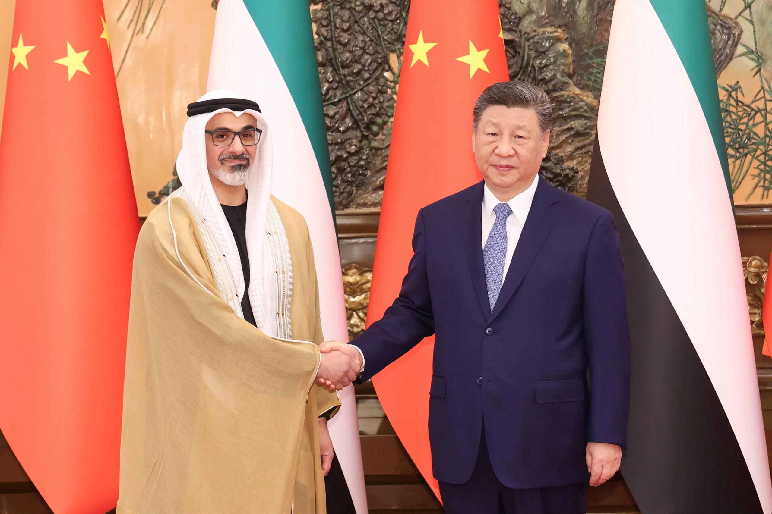 Xi Jinping y Khaled bin Mohamed bin Zayed Al Nahyan en Beijing, (China)