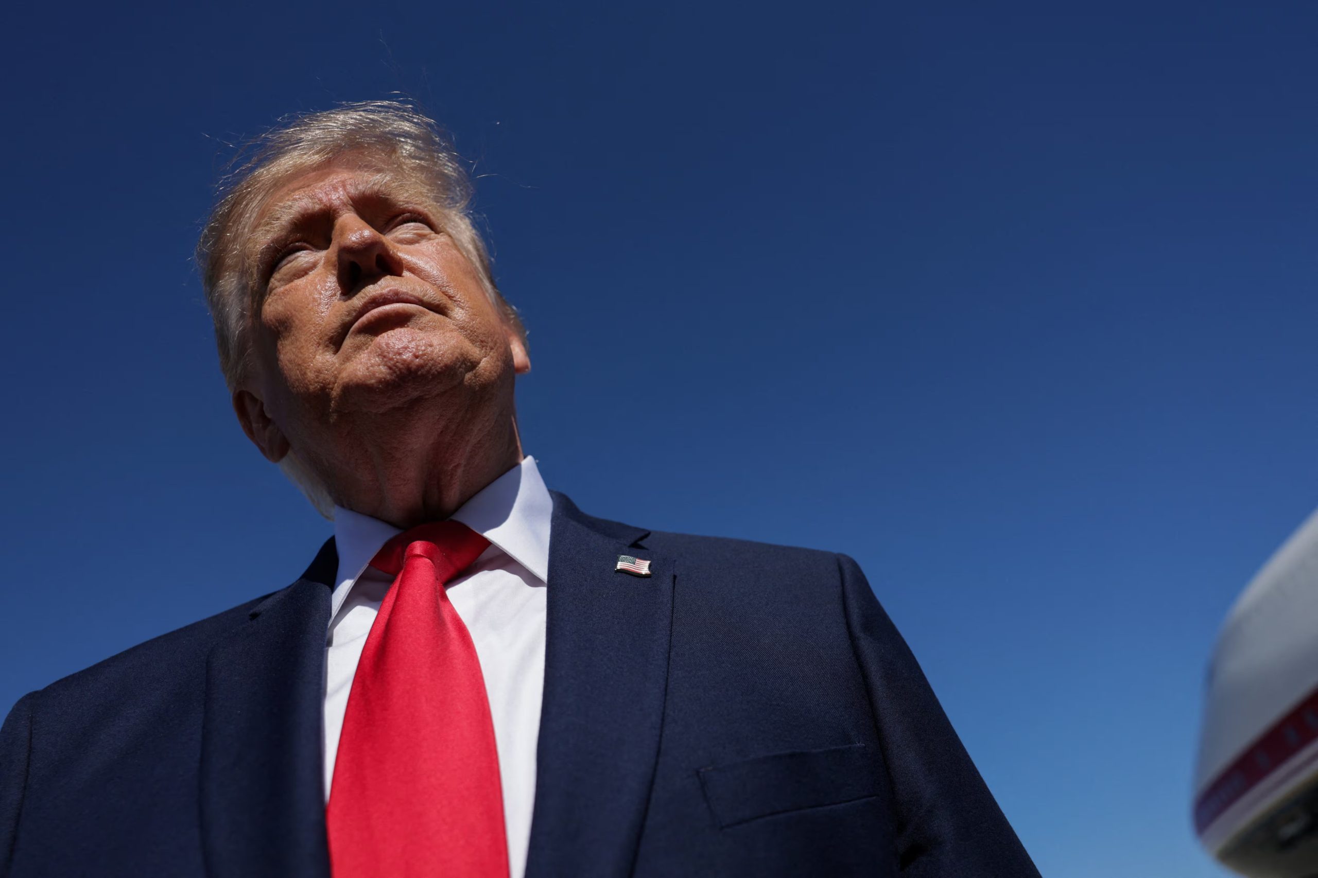Las declaraciones del presidente estadounidense, Donald Trump, sobre la política latinoamericana alimentan la discusión sobre los límites del respaldo internacional a candidatos afines - crédito Jonathan Ernst/Reuters