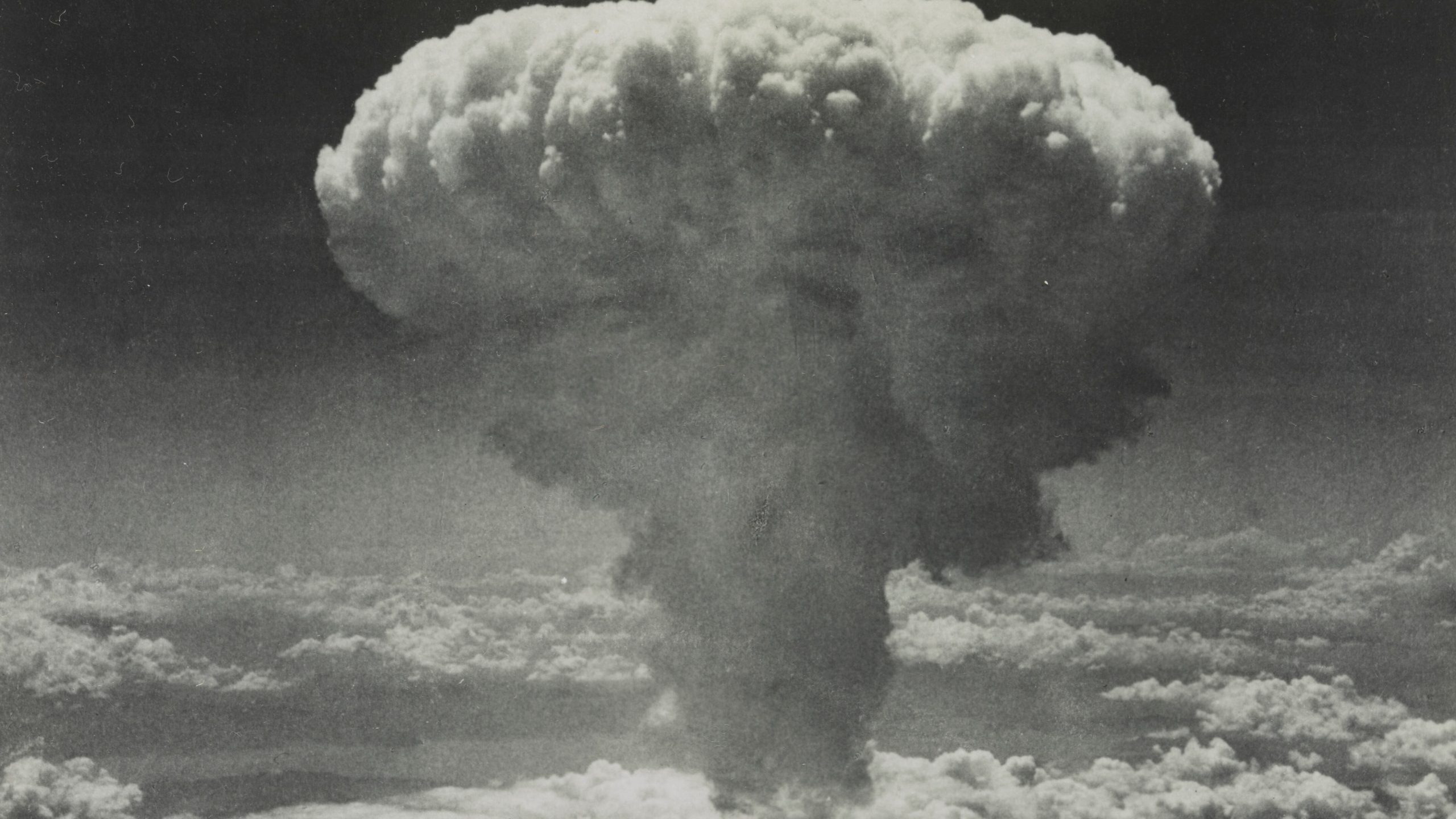 Estados Unidos lanzó bombas atómicas sobre Hiroshima y Nagasaki en agosto de 1945, lo que precipitó la rendición formal de Japón (Air Forces/Library of Congress/Handout via REUTERS/File Photo ATTENTION EDITORS) THIS IMAGE HAS BEEN SUPPLIED BY A THIRD PARTY. PLEASE SEARCH 