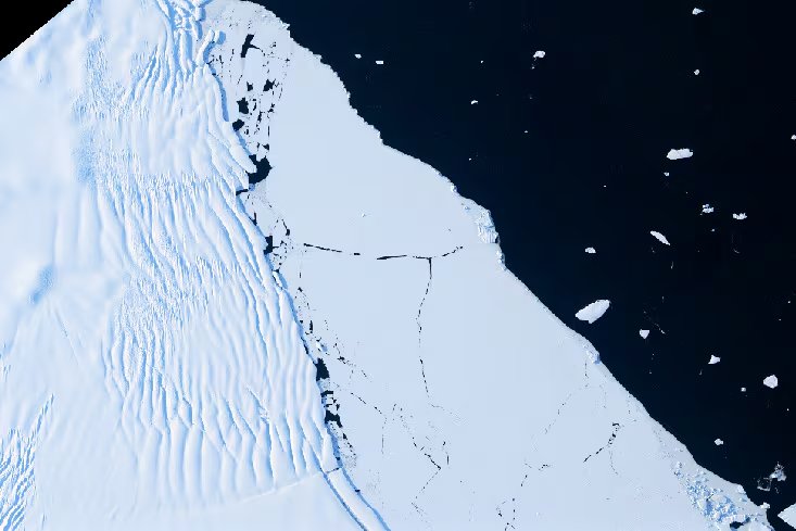 Los científicos registraron la formación de la polinia en la bahía de Breid tras 45 años de observación satelital. (Ching-Yao Lai/Handout via REUTERS)