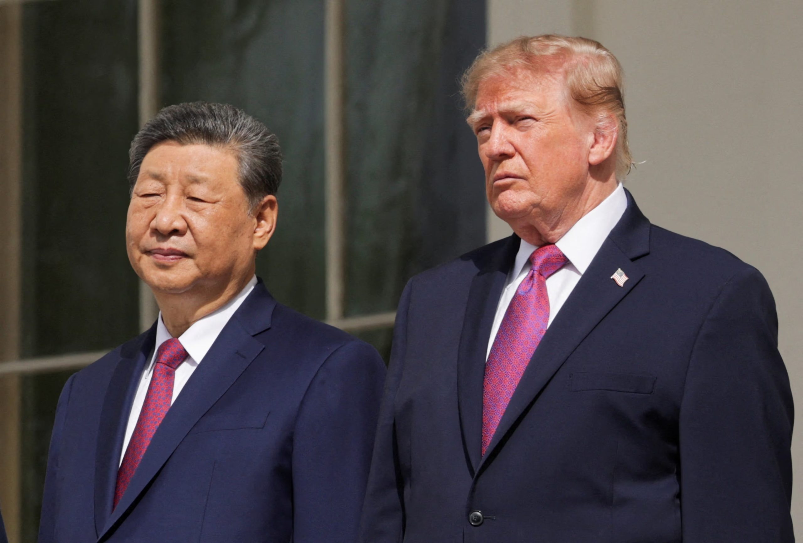 Donald Trump descartó la imposición de regulaciones estrictas a la inteligencia artificial para priorizar la competitividad frente a China (REUTERS/Jonathan Ernst)