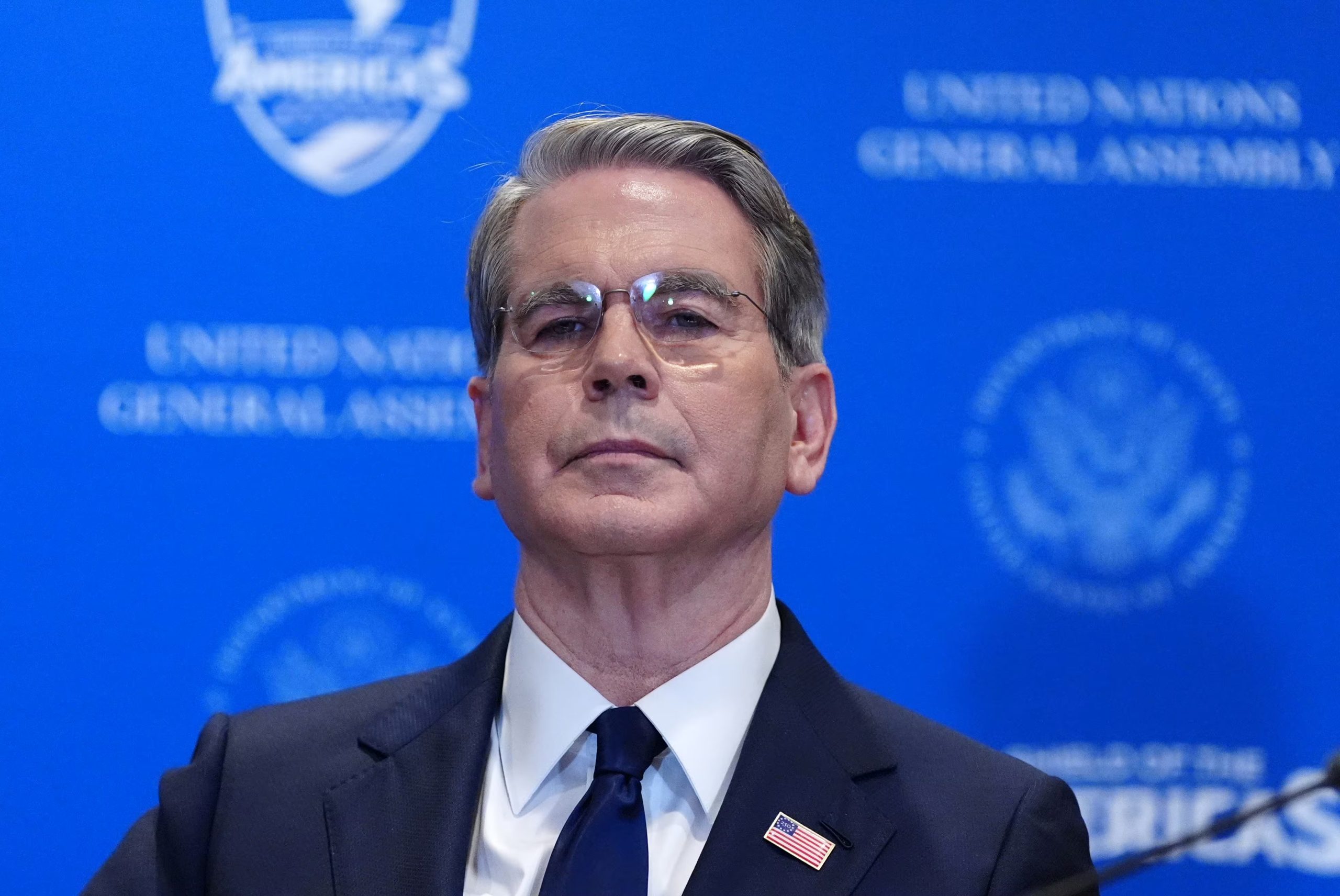 El secretario del Tesoro de Estados Unidos, Scott Bessent, asiste a una reunión (AP/Julia Demaree Nikhinson/Archivo)