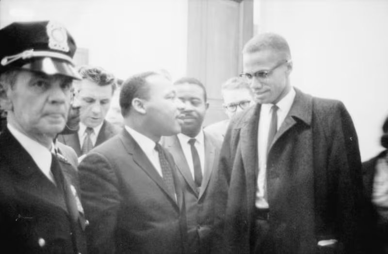 Martin Luther King Jr. junto a Malcolm X (Reuters)