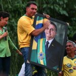 Brasil: Flávio Bolsonaro sorprende con 47% y fuerza segunda vuelta contra Lula