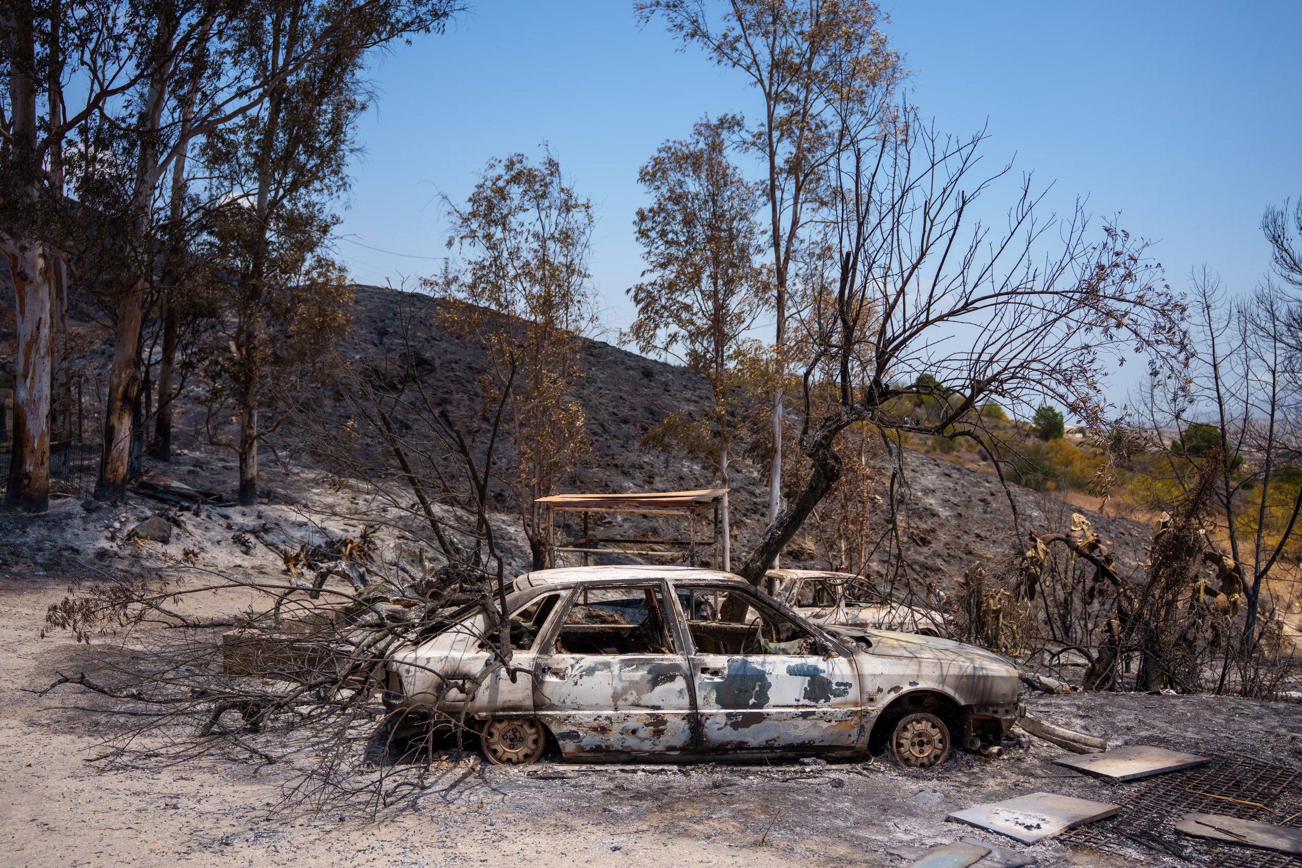 Imágenes de la zona afectada por el incendio de Los Gallardos, Almería, a 12 de julio de 2026. (Francisco J. Olmo / Europa Press)
